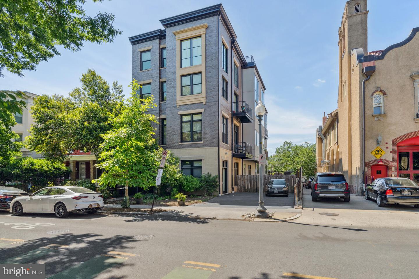 1767 Lanier Pl NW #6