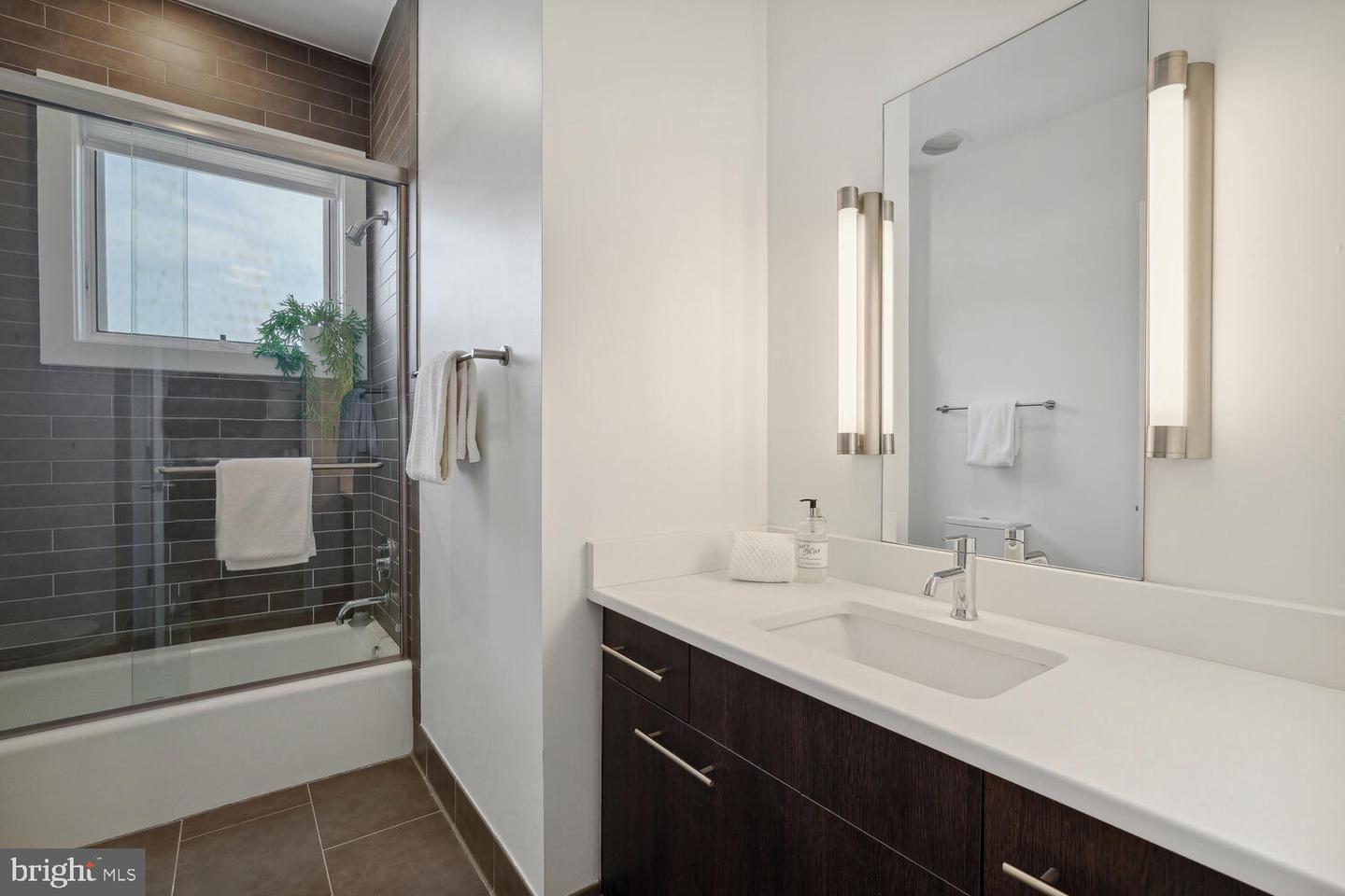 1767 Lanier Pl NW #6