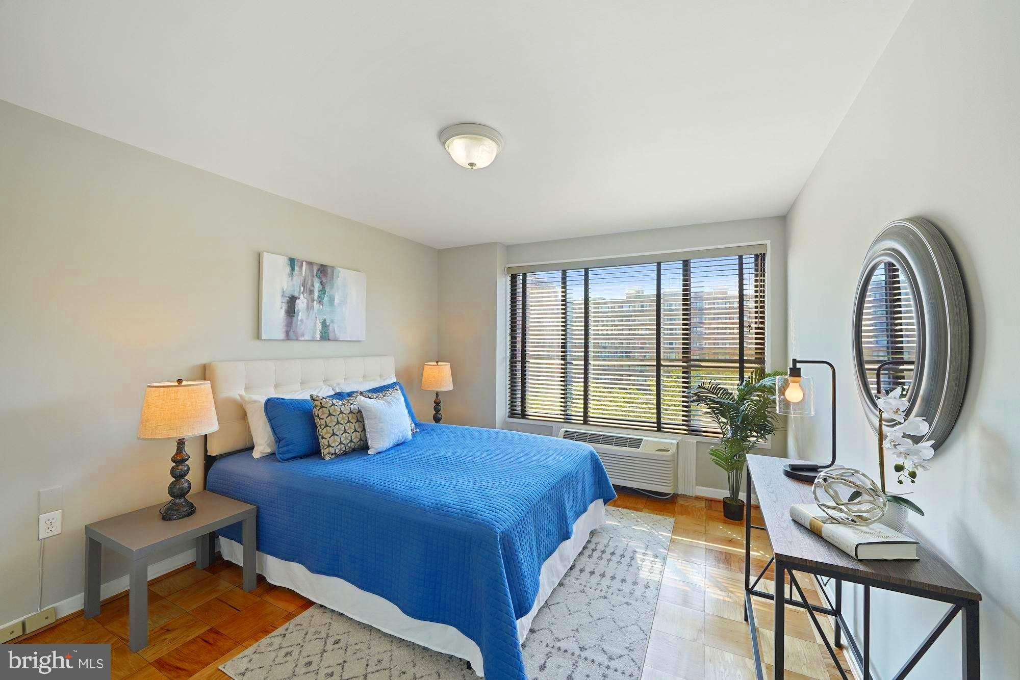 2501 Calvert St NW #602