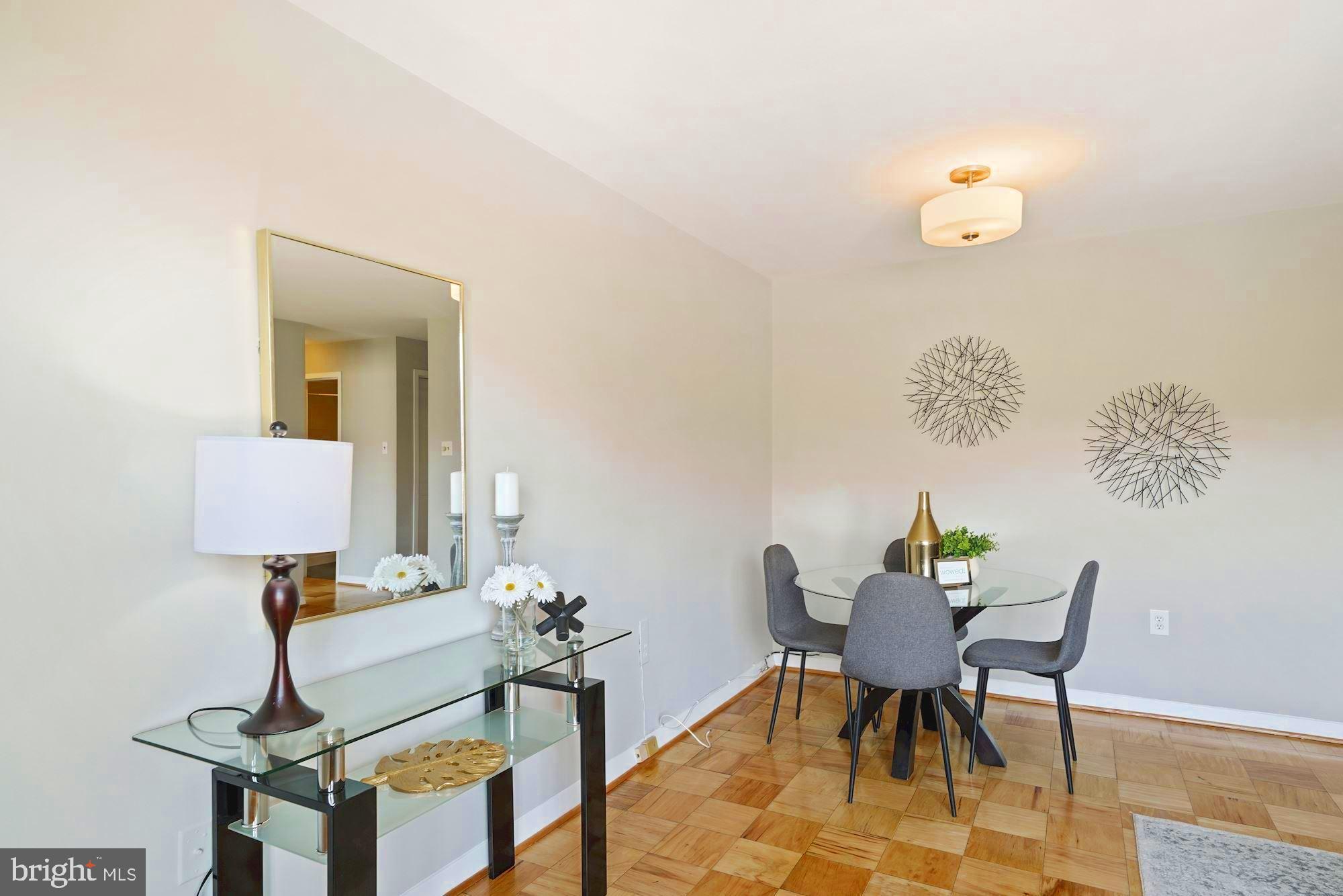 2501 Calvert St NW #602