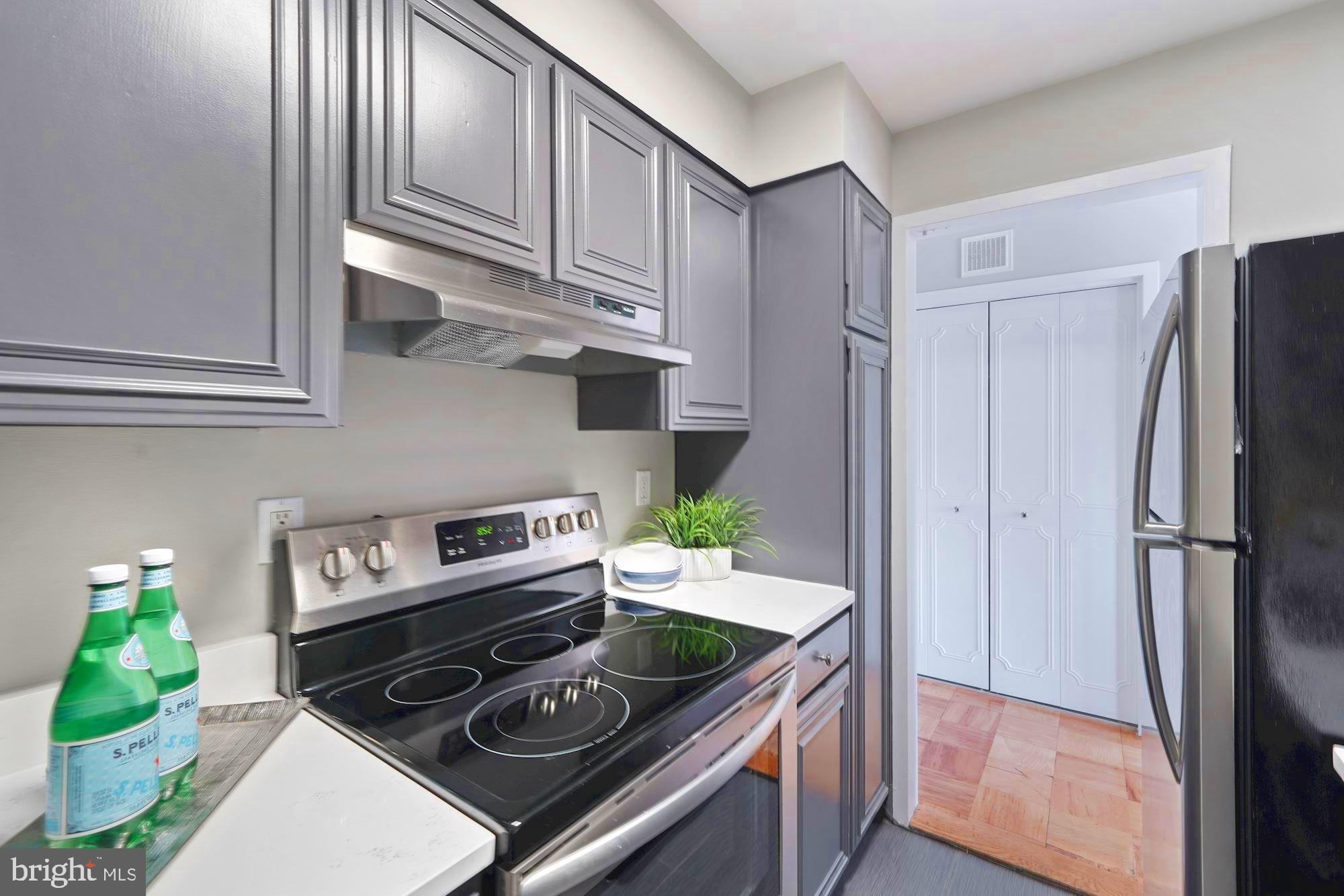 2501 Calvert St NW #602