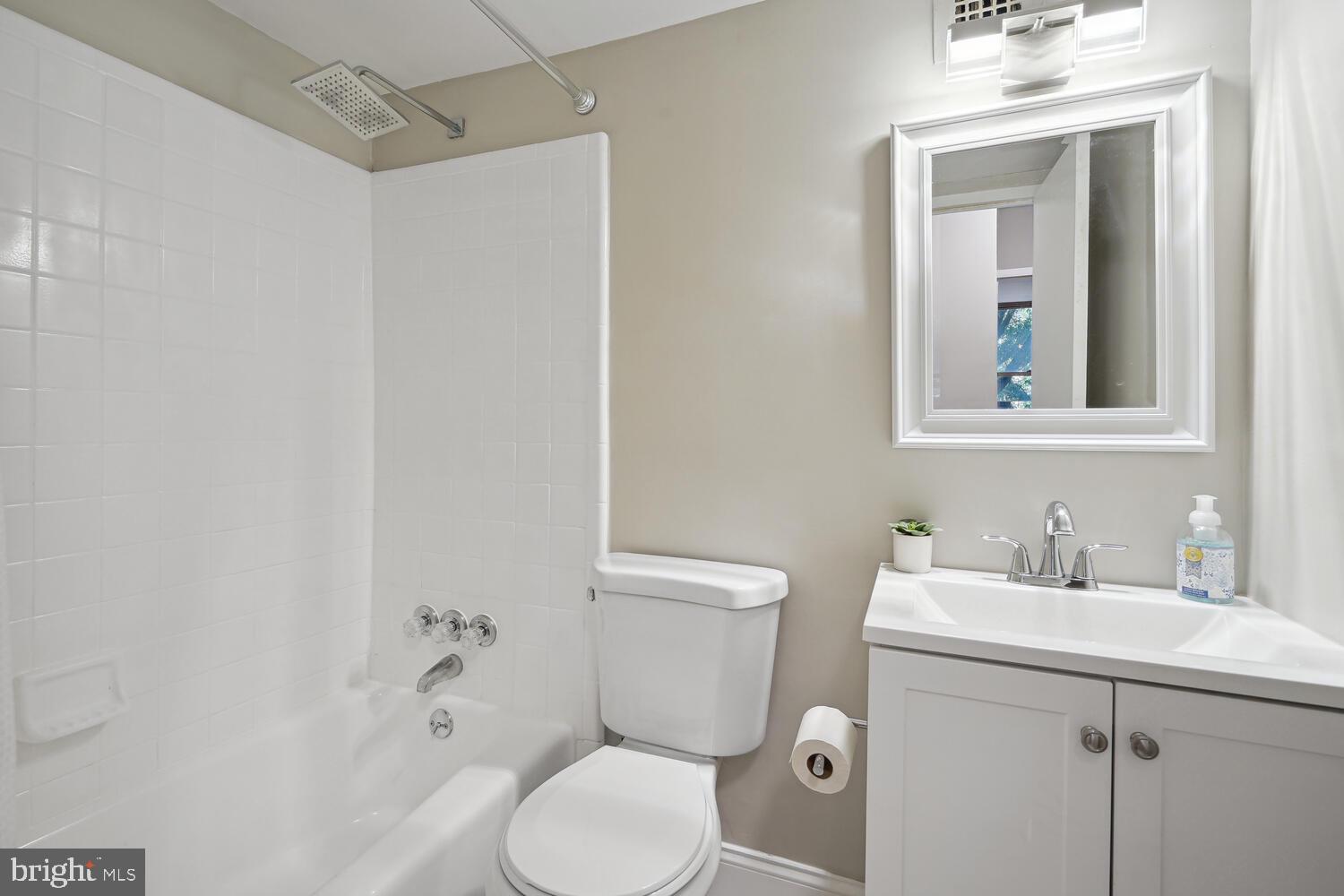 1260 21st St NW #502