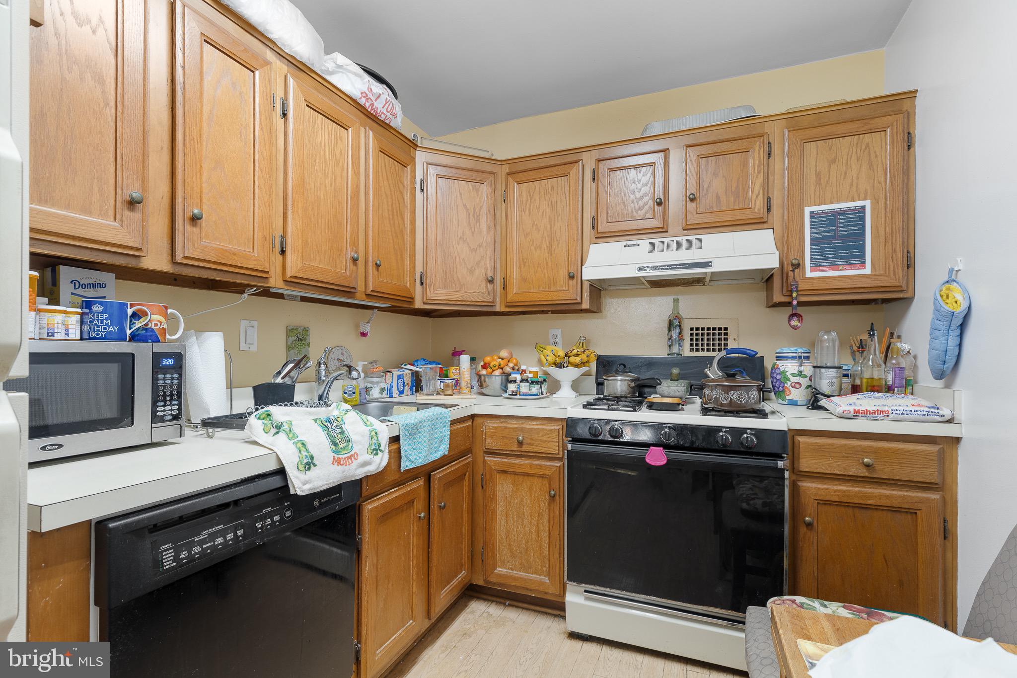 2939 van Ness St NW #820