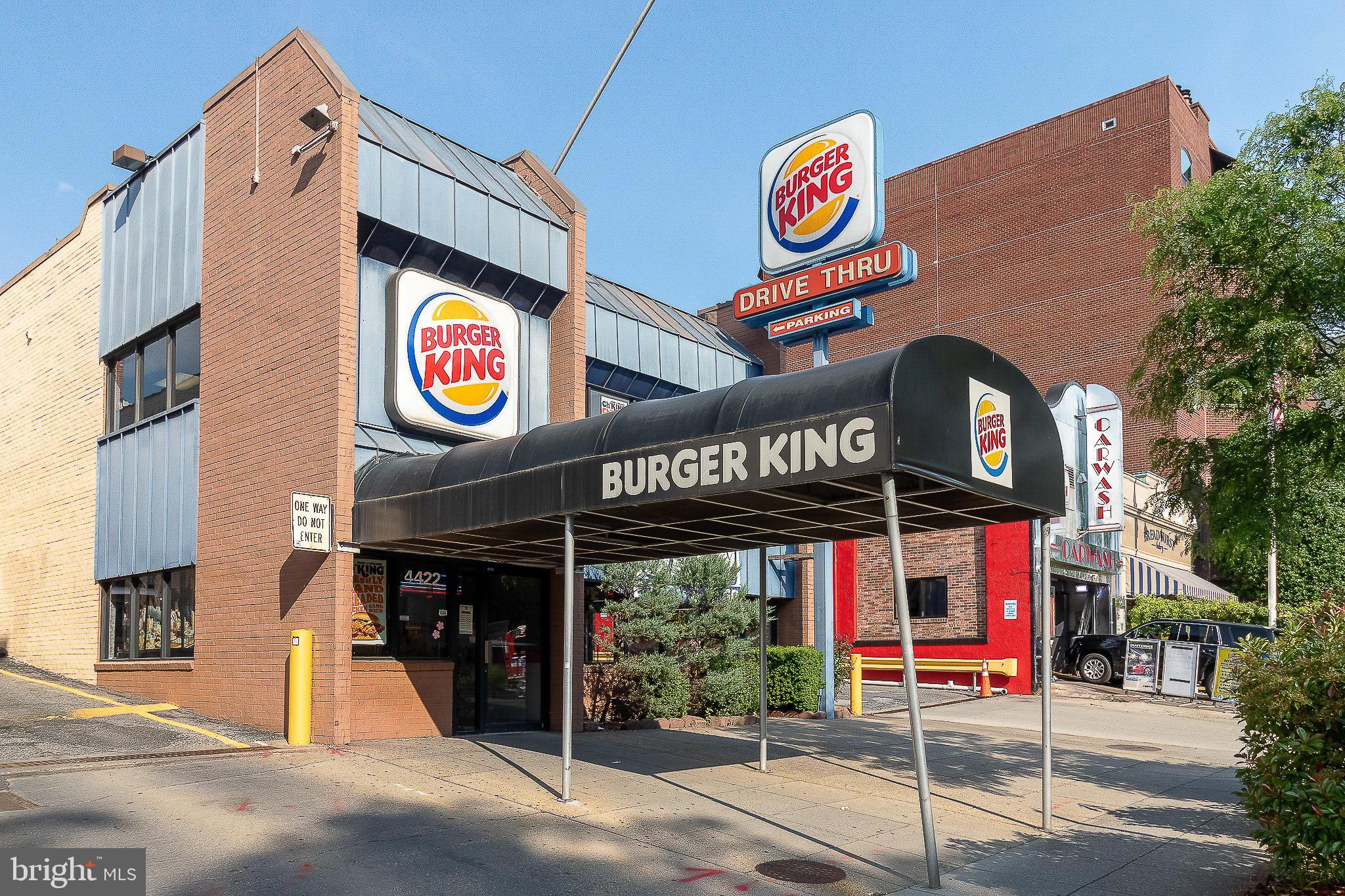 2939 van Ness St NW #820