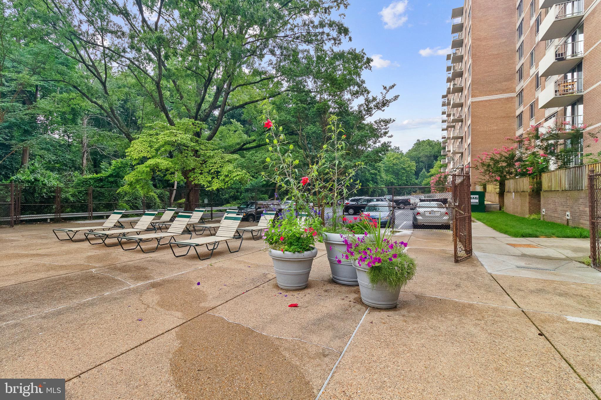 2939 van Ness St NW #820