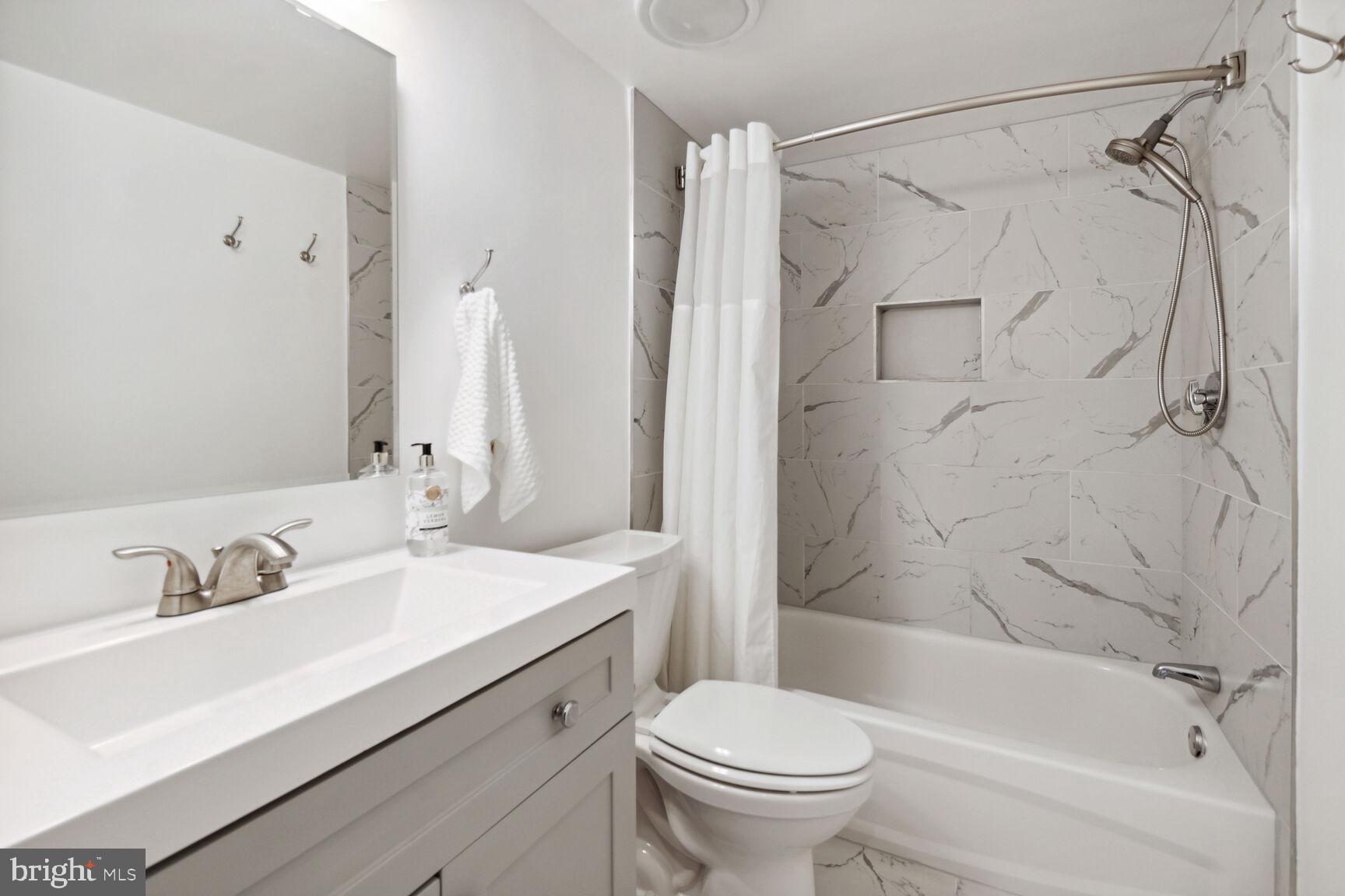 1115 12th St NW #302