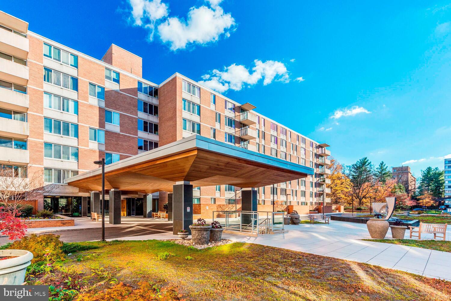 2939 van Ness St NW #747