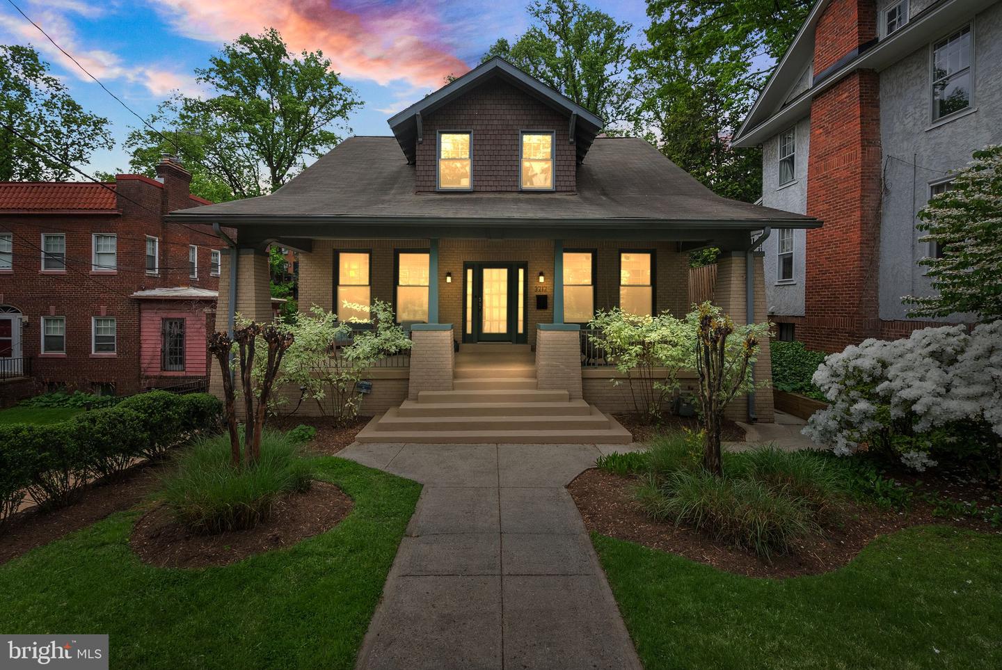 3212 Porter St NW