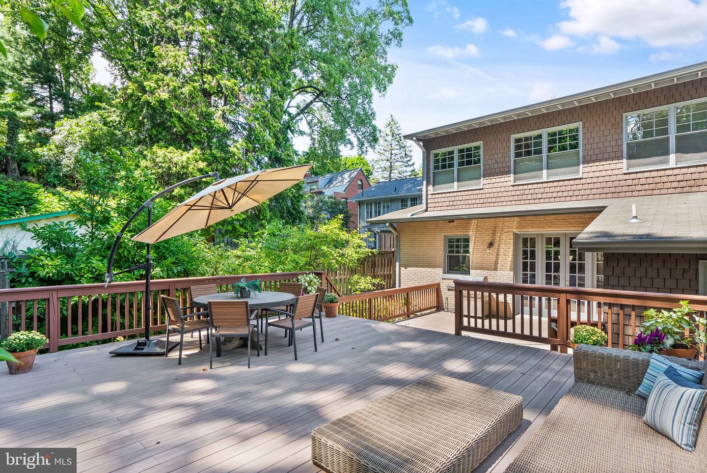 3212 Porter St NW