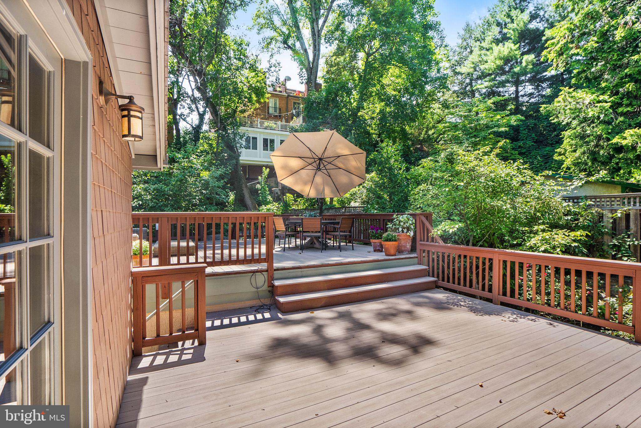 3212 Porter St NW
