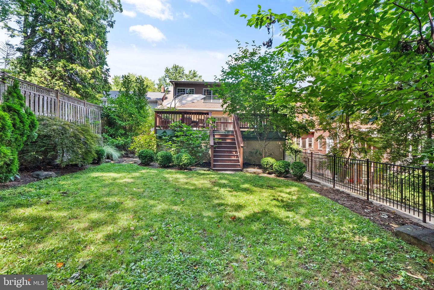 3212 Porter St NW