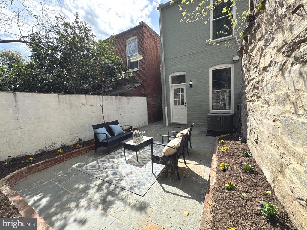 1217 34th St NW