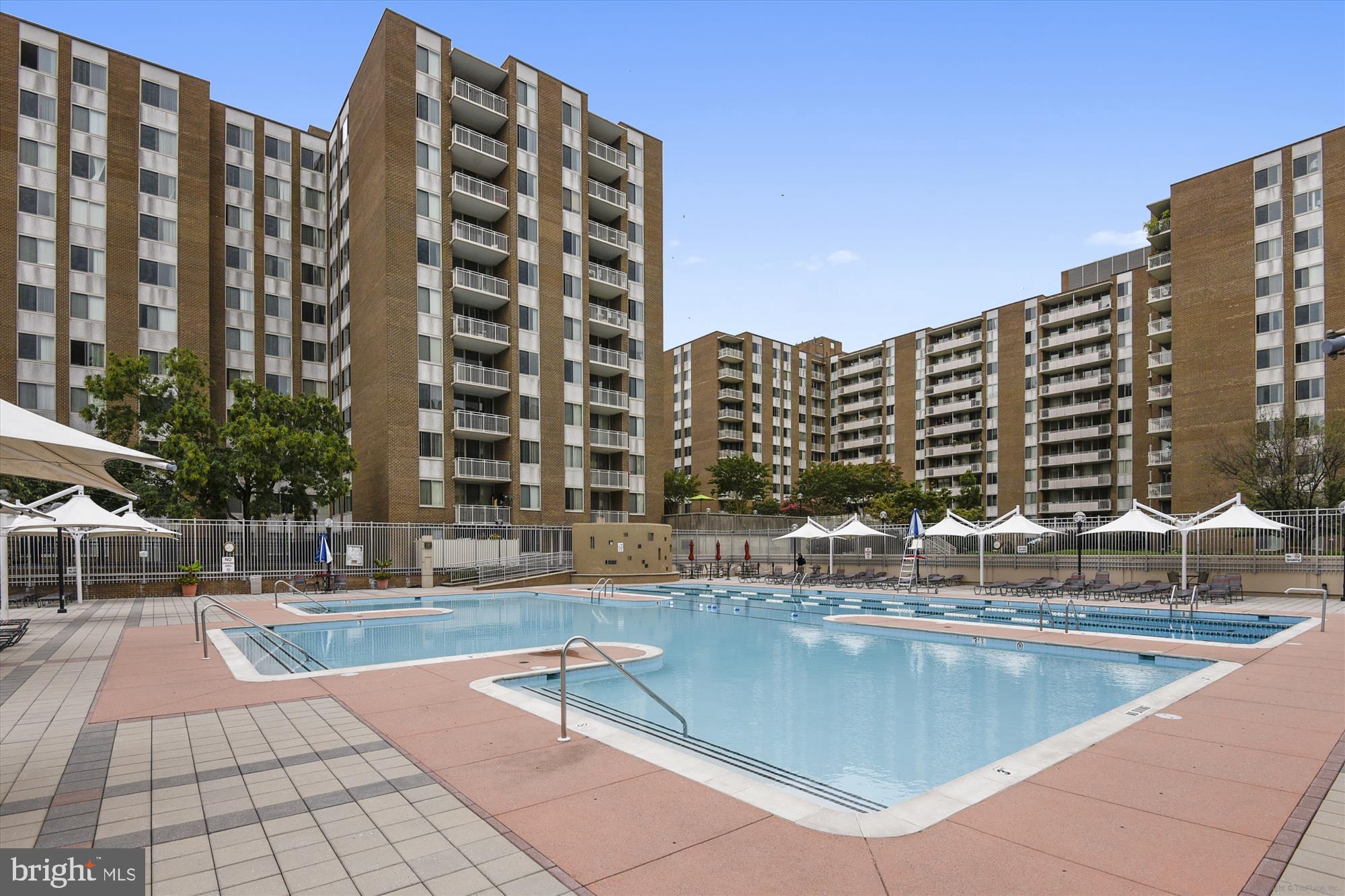 3001 Veazey Ter NW #722