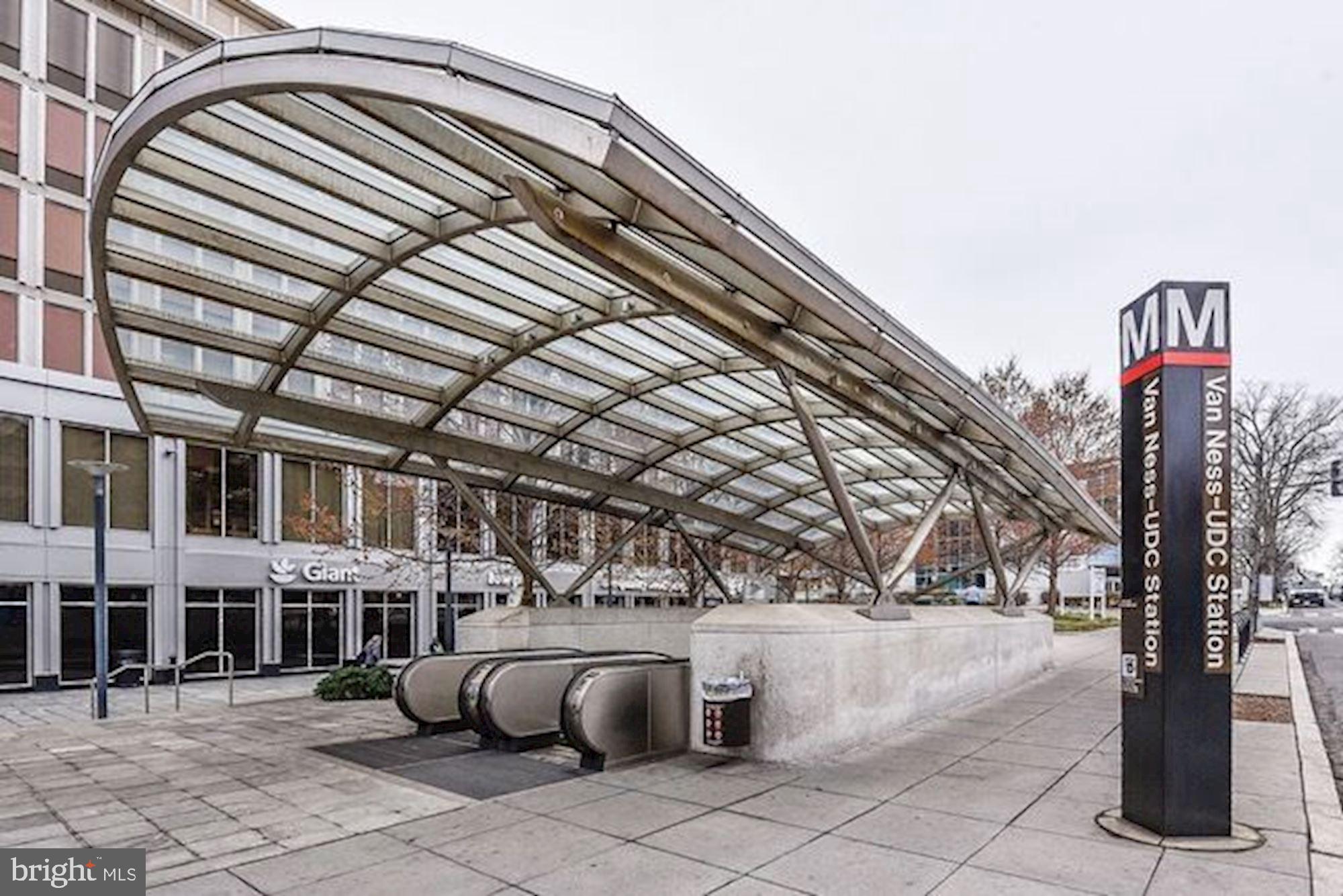 3001 Veazey Ter NW #722