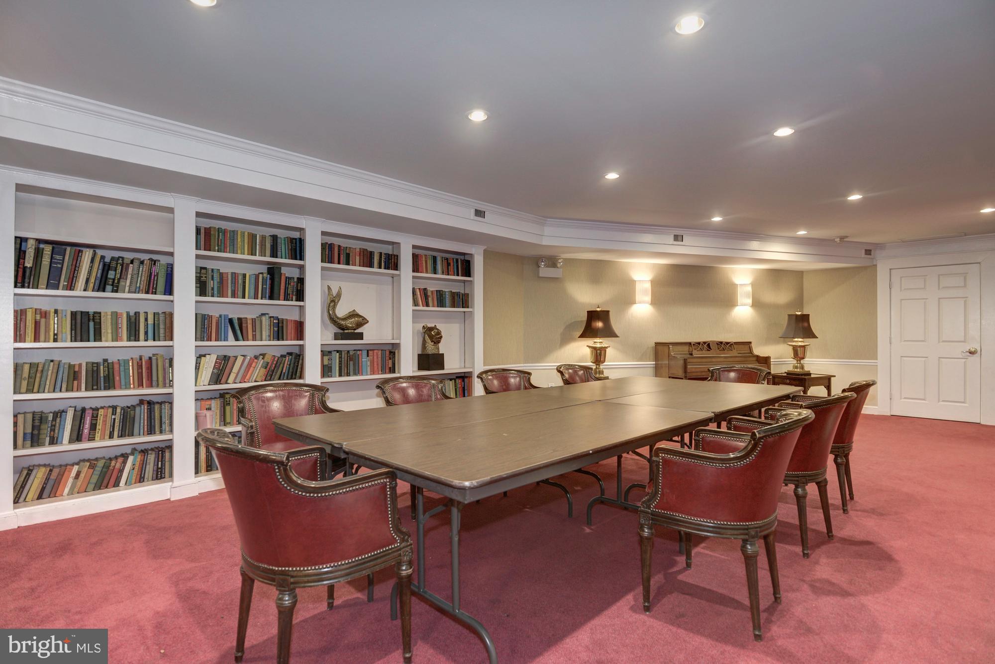 3001 Veazey Ter NW #722