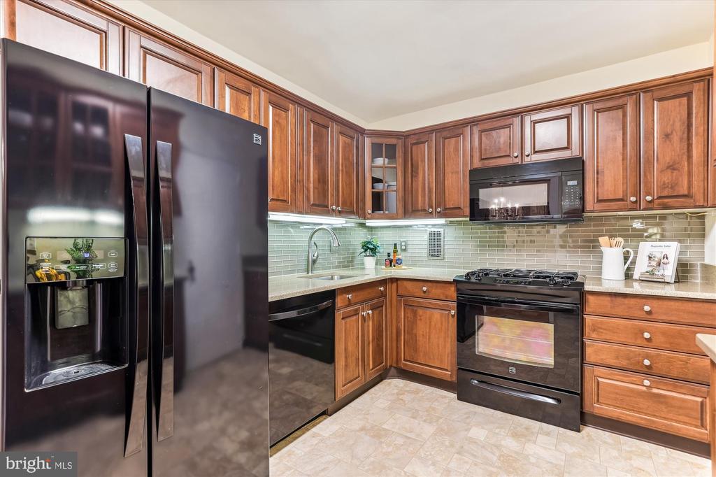3001 Veazey Ter NW #722