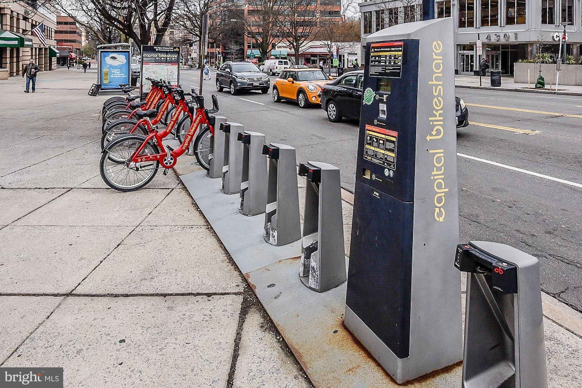 3001 Veazey Ter NW #722