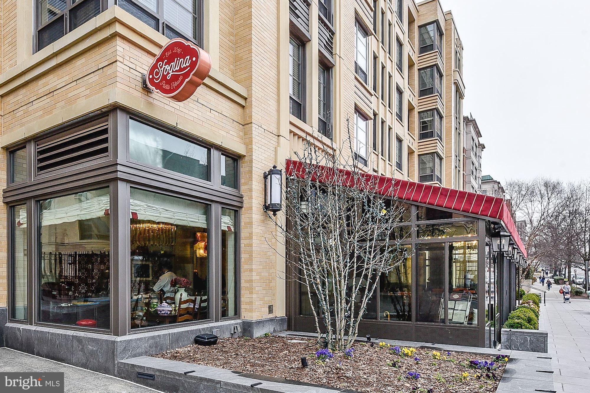 3001 Veazey Ter NW #722