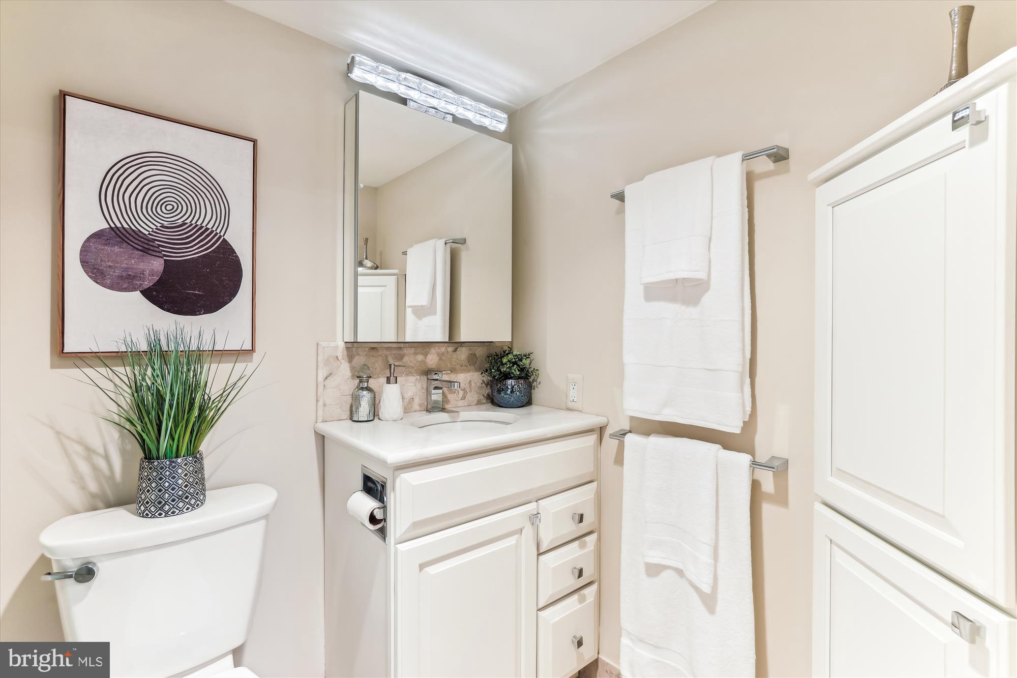 3001 Veazey Ter NW #722