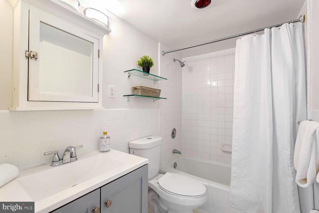 2939 van Ness St NW #518