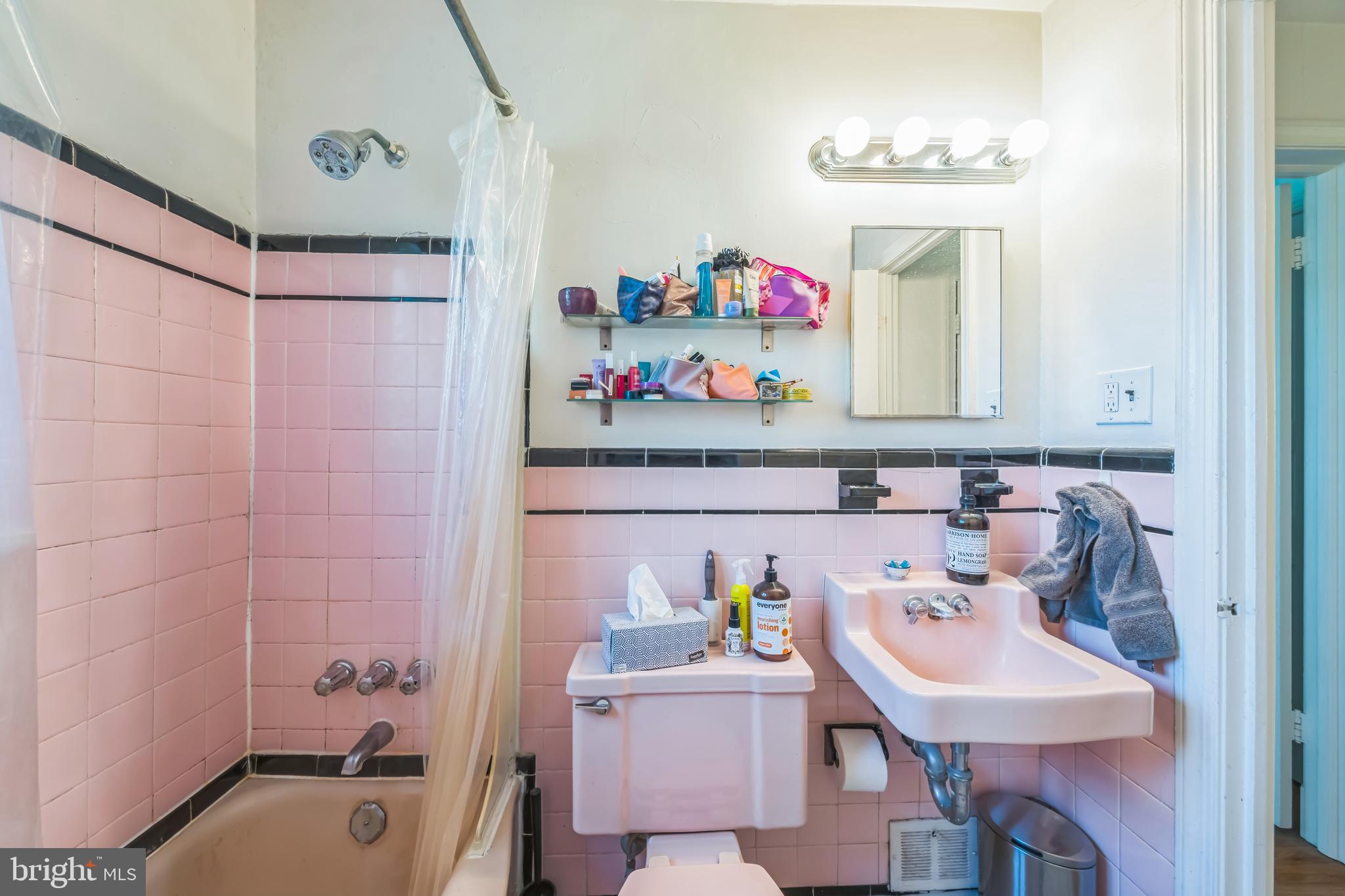 2217 Observatory Pl NW