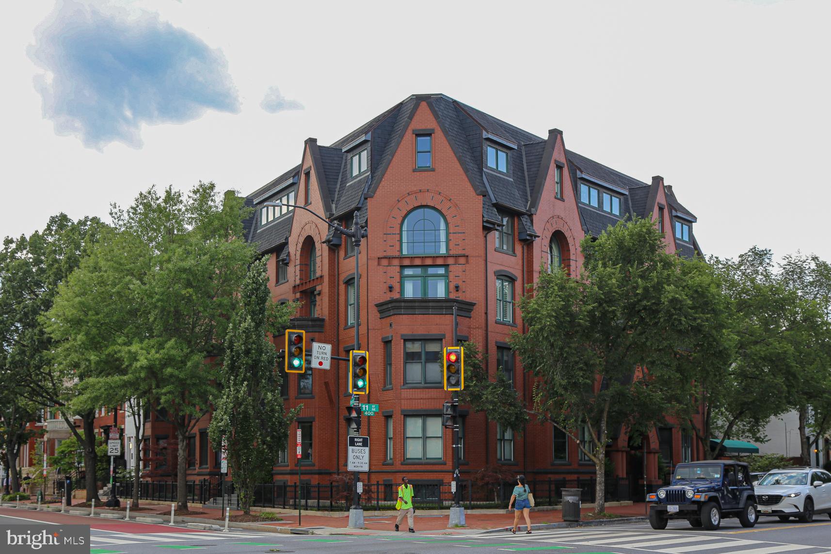 1020 Pennsylvania Ave SE #304