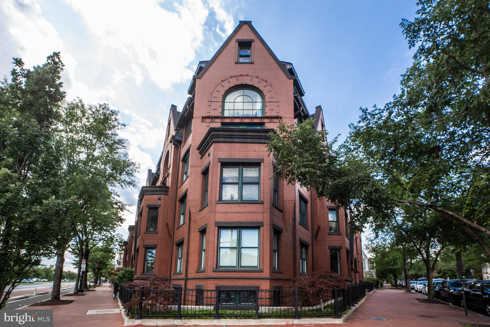 1020 Pennsylvania Ave SE #304