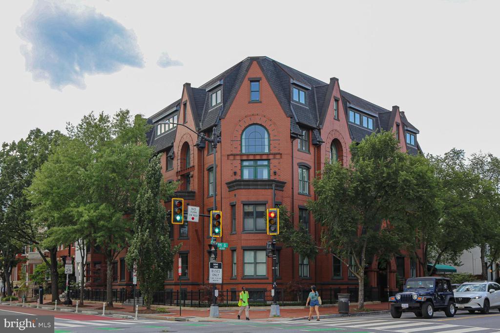 1020 Pennsylvania Ave SE #304