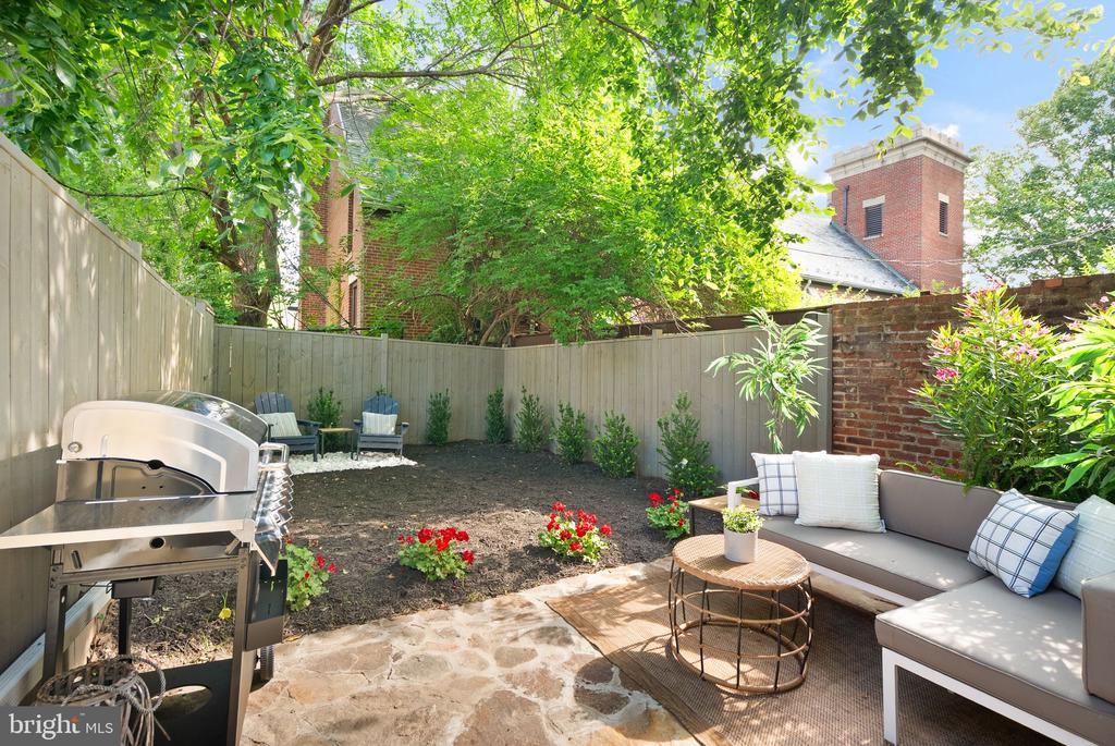 309 M St NW #Townhome B