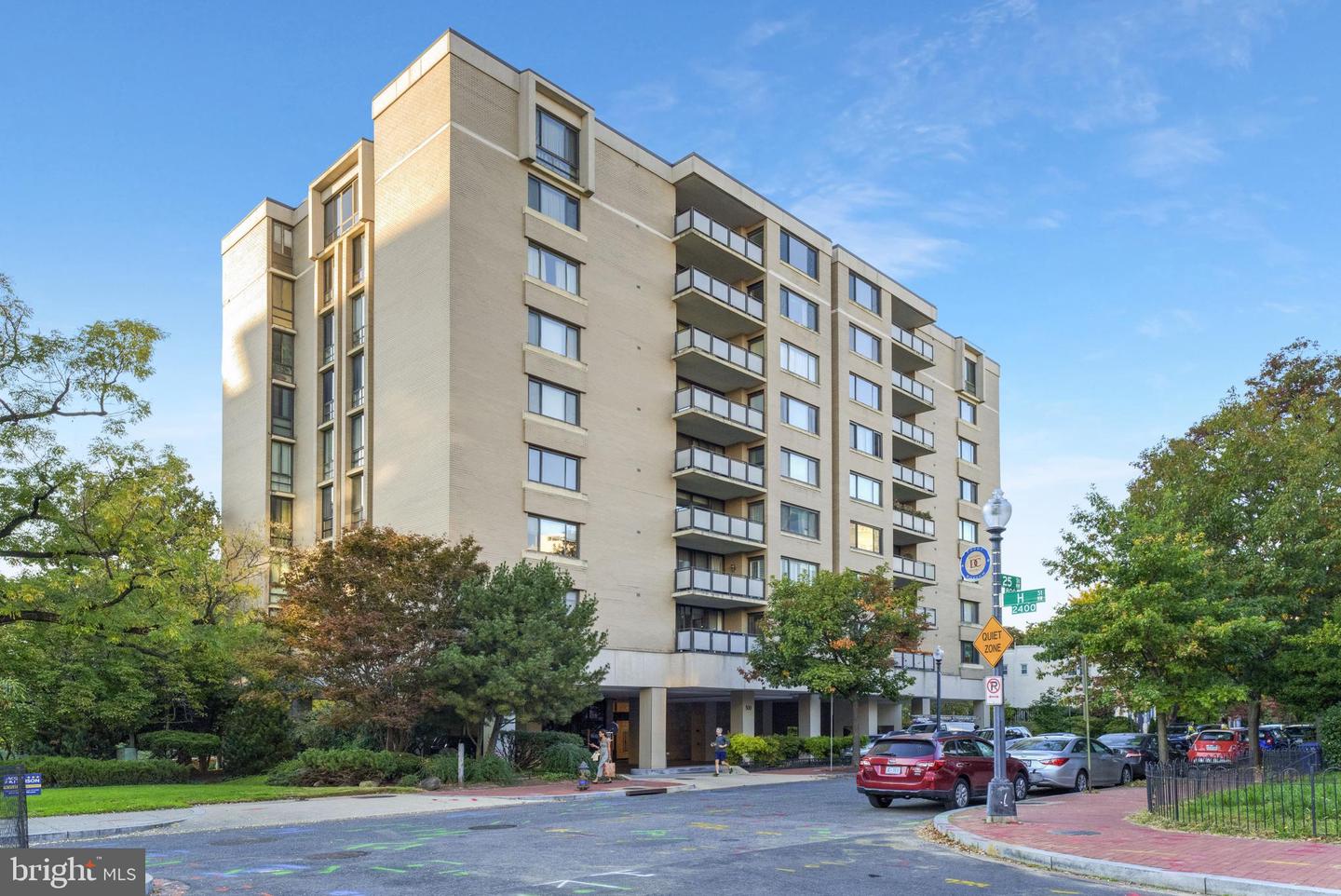 800 25th St NW #806
