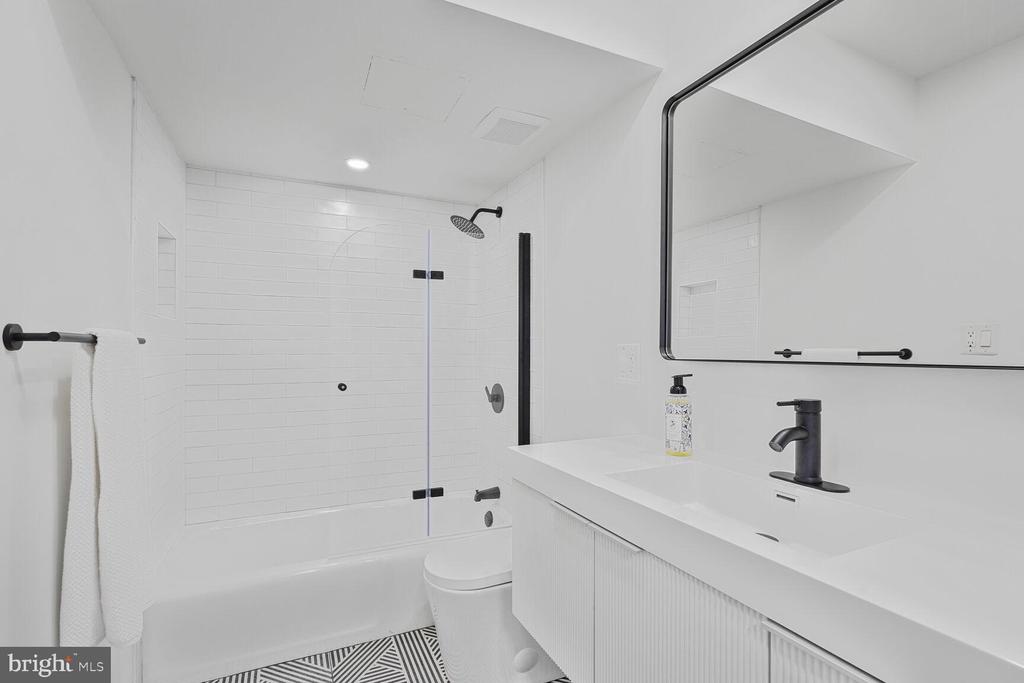 2201 L ST NW #906