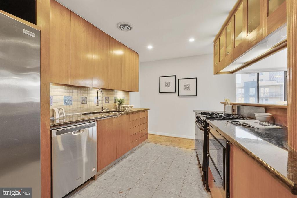 2201 L ST NW #906