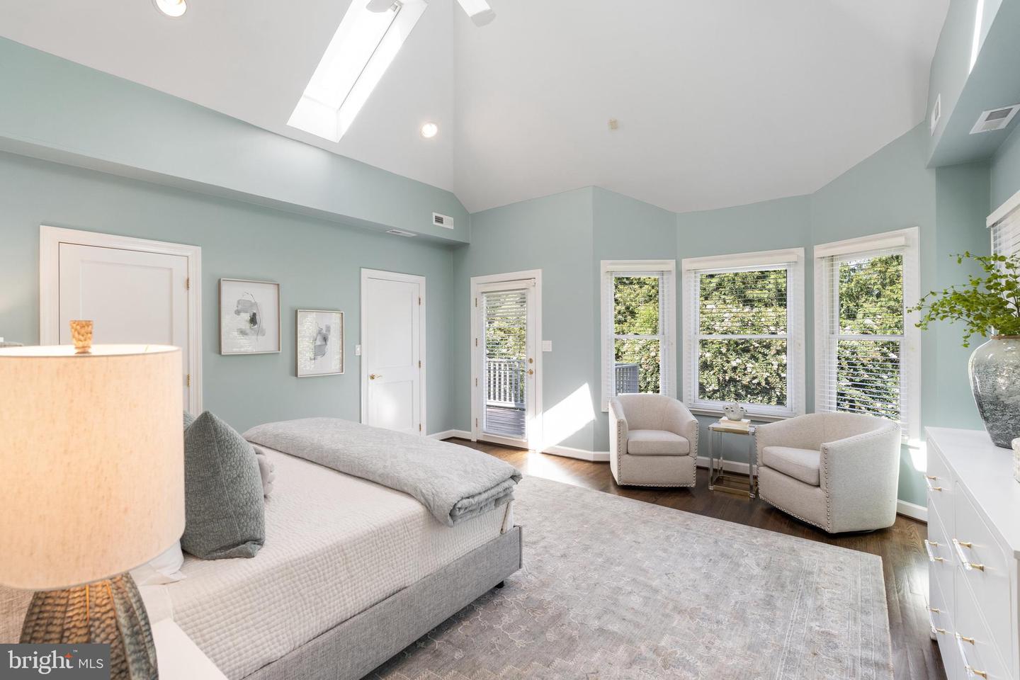 4709 Cumberland Ave