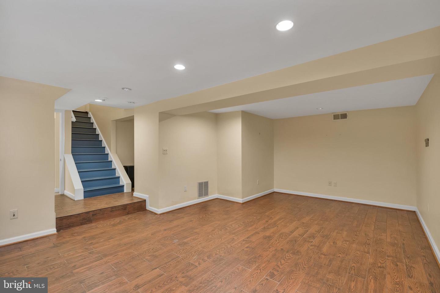 4709 Cumberland Ave