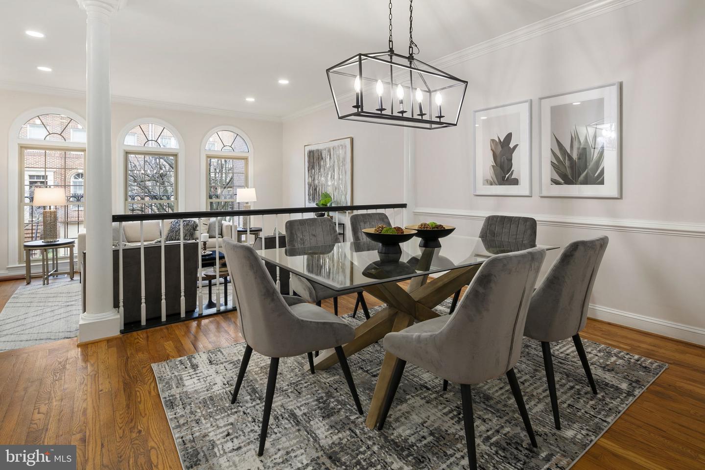 1522 N Colonial Ct N