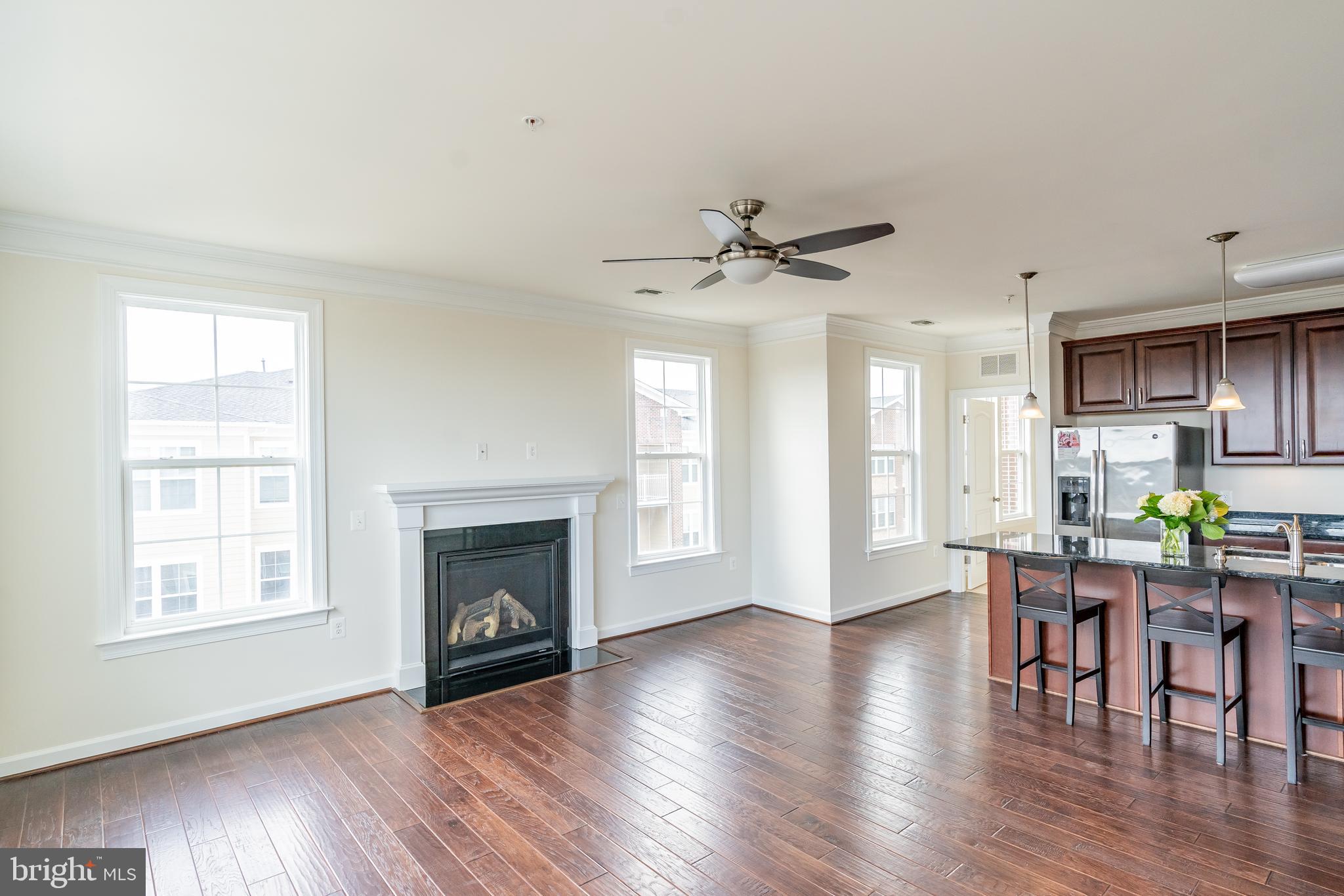 3160 JOHN GLENN ST #502