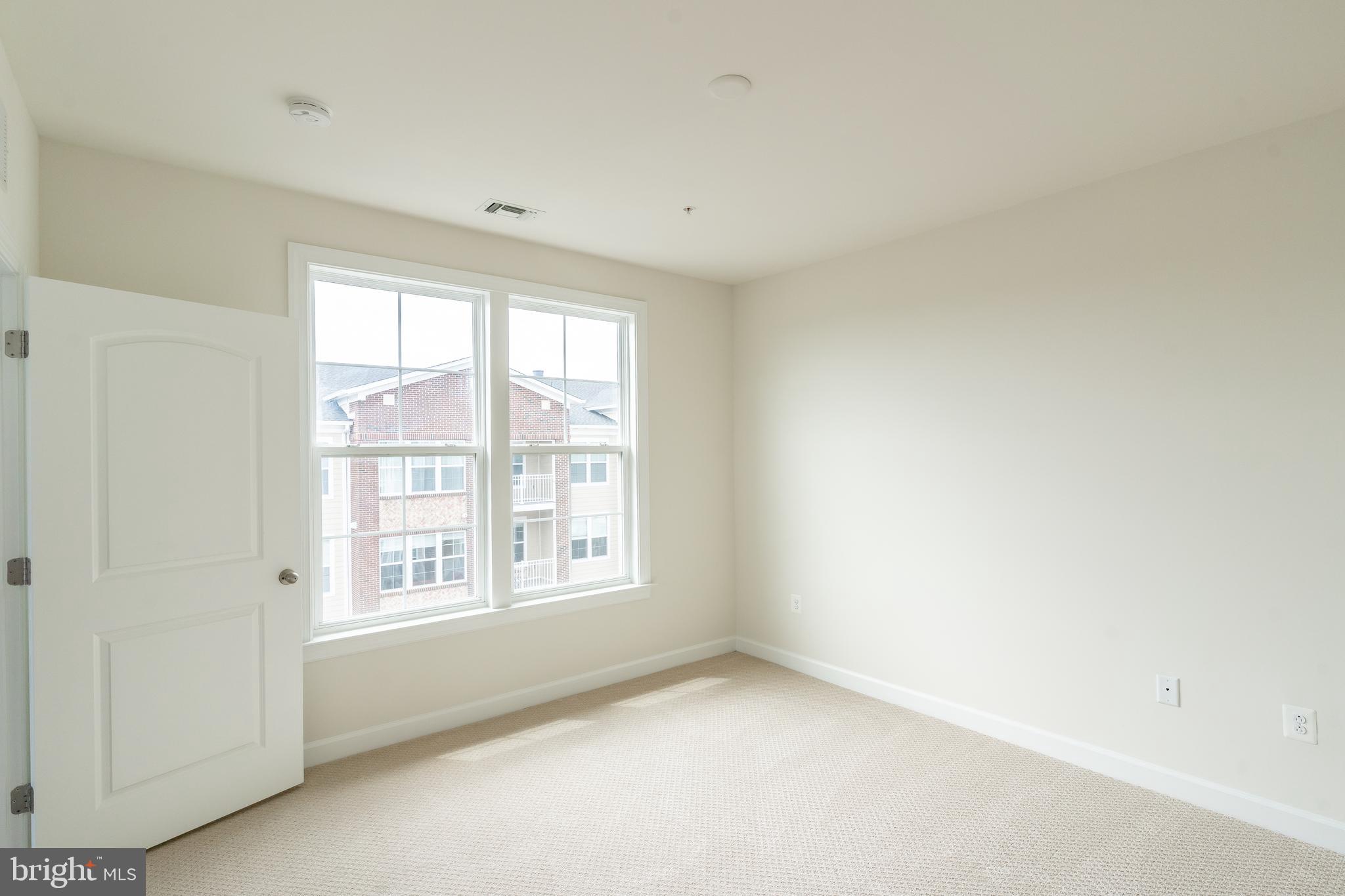 3160 JOHN GLENN ST #502