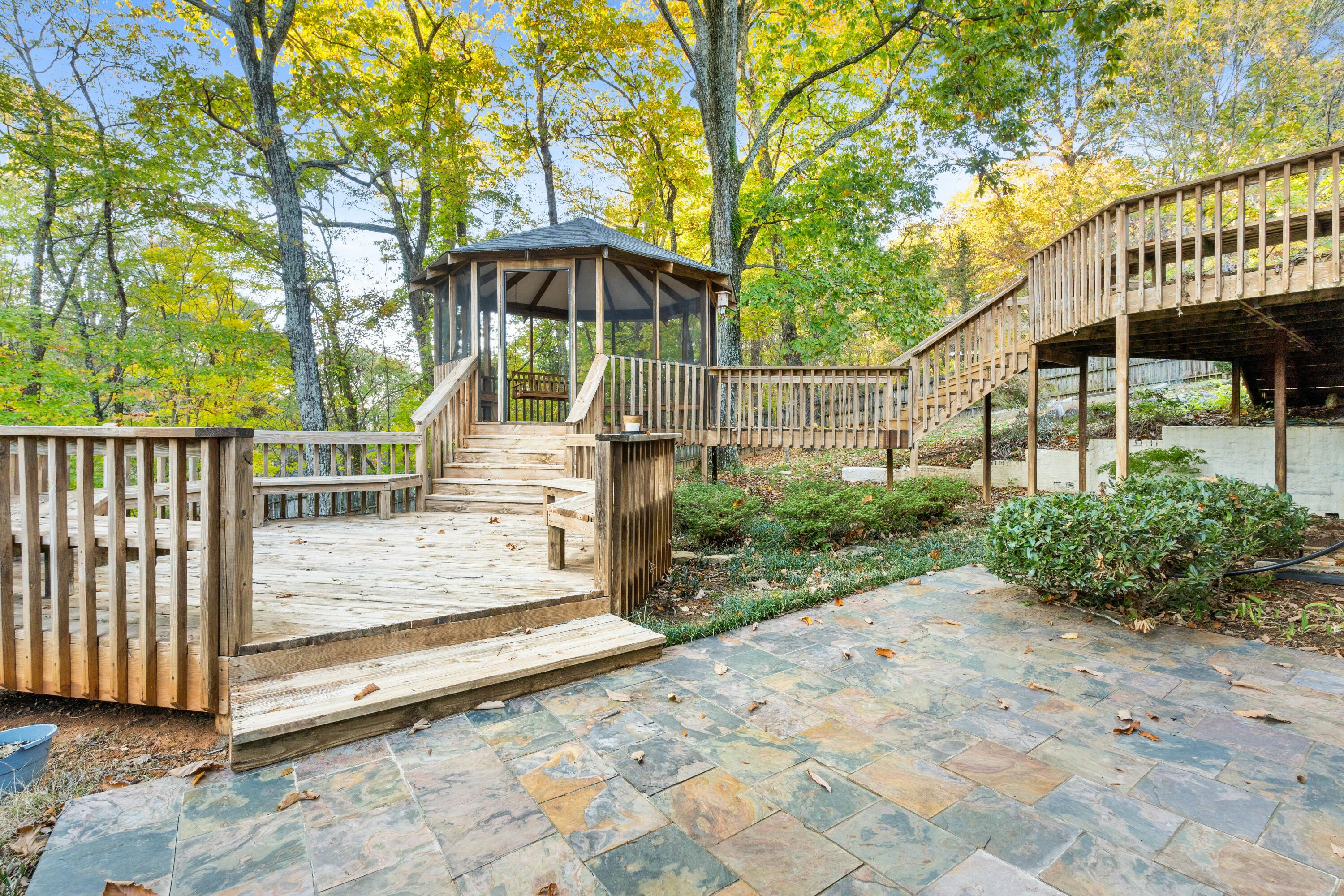 5307 Fairview Road