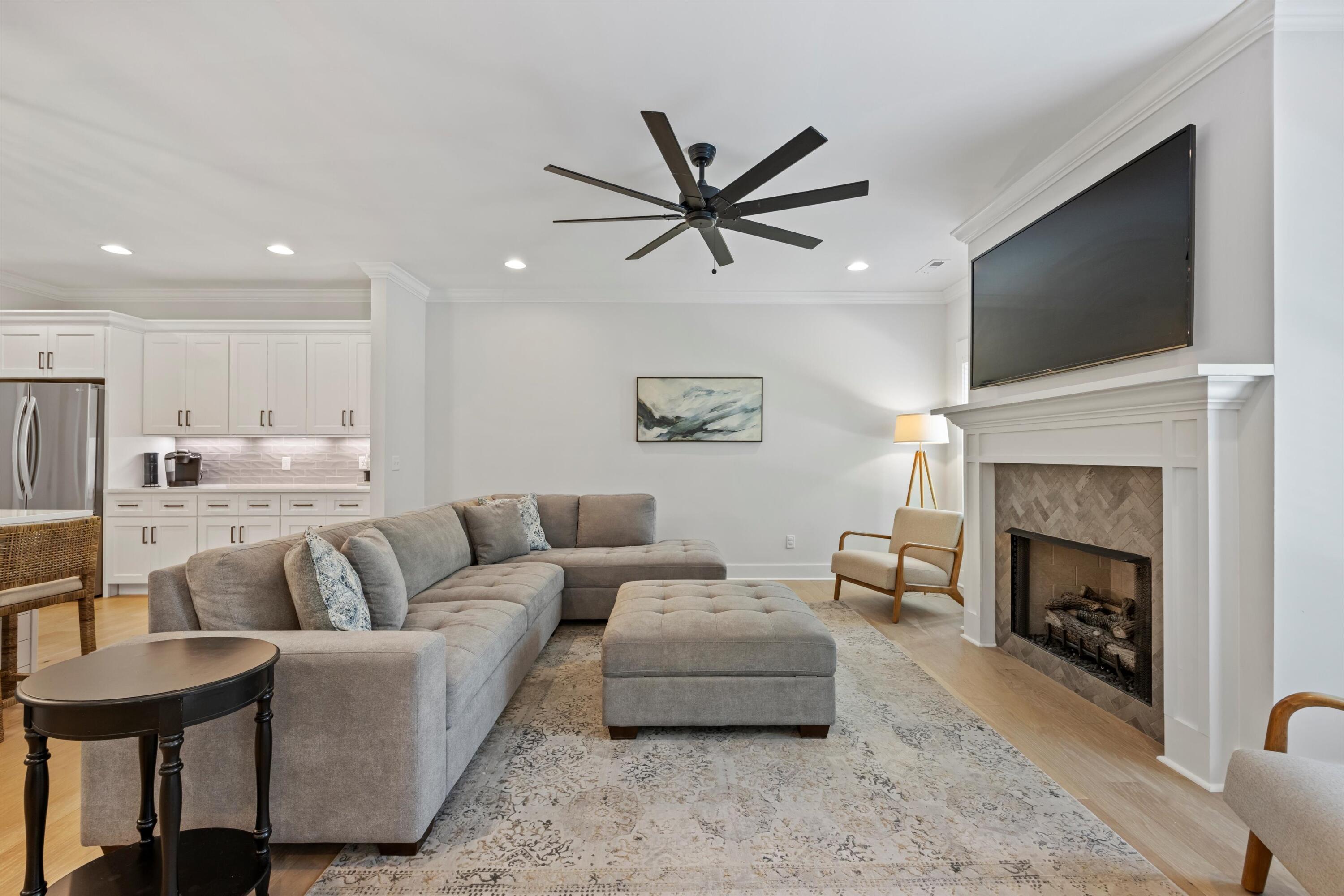 9638 Dutton Lane