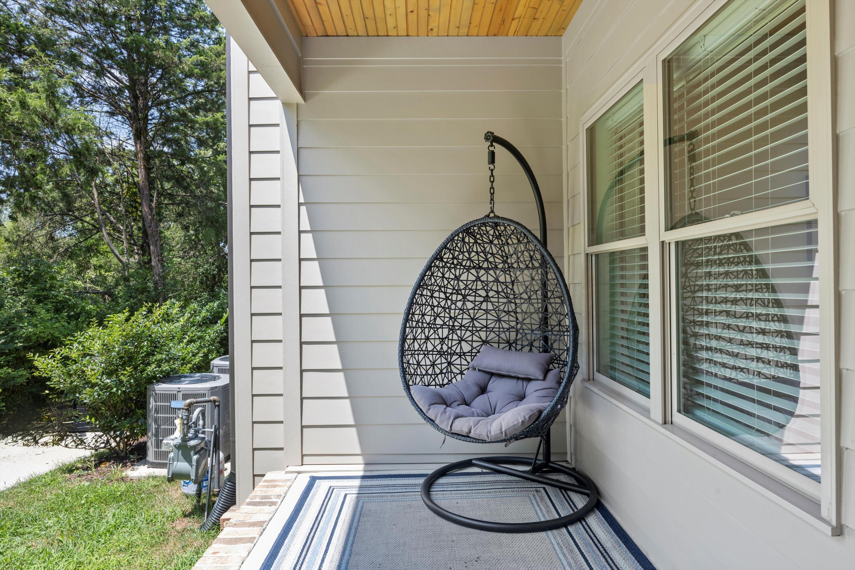 9638 Dutton Lane