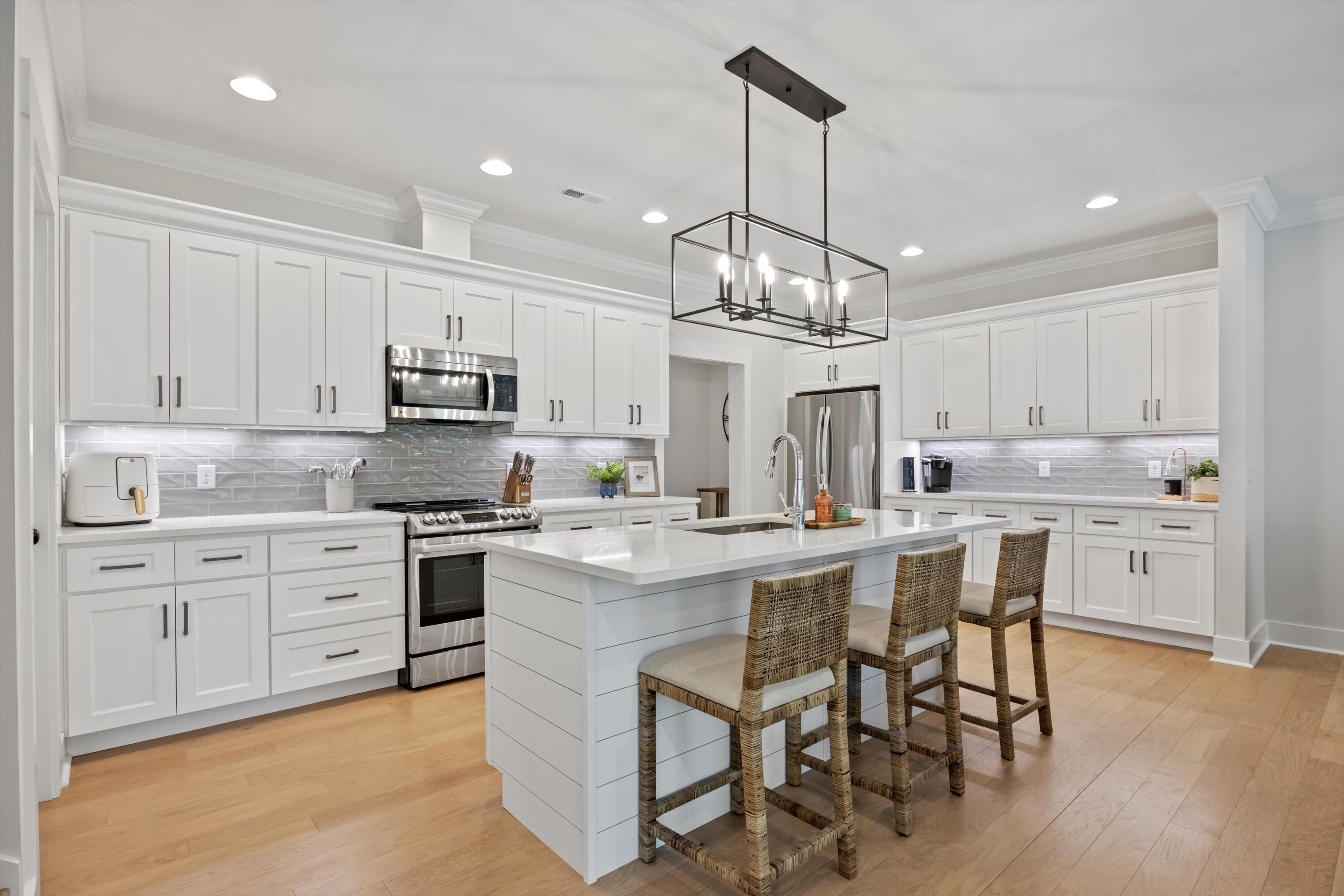 9638 Dutton Lane