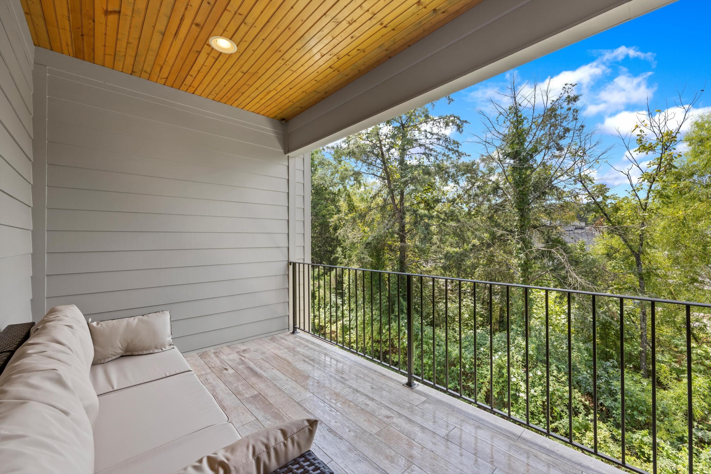 9638 Dutton Lane