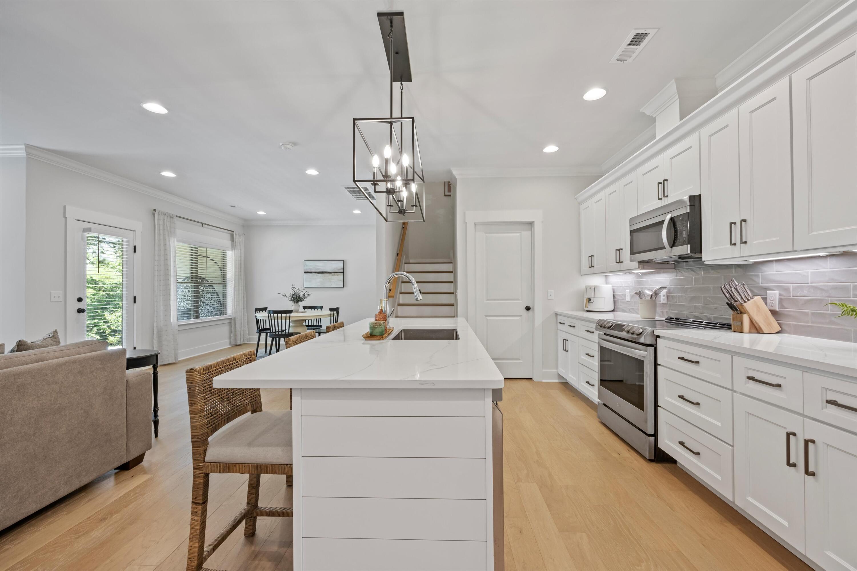 9638 Dutton Lane