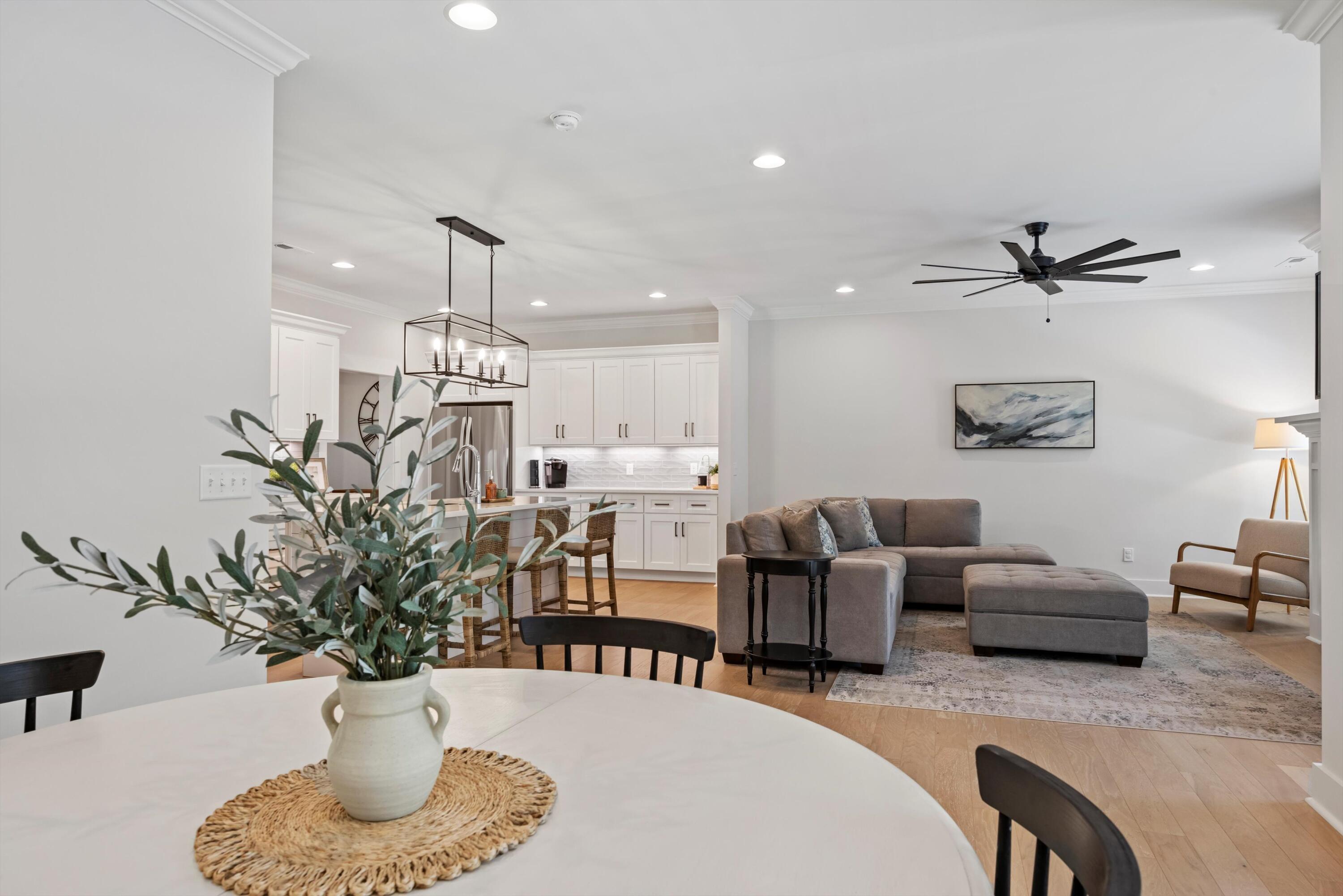 9638 Dutton Lane