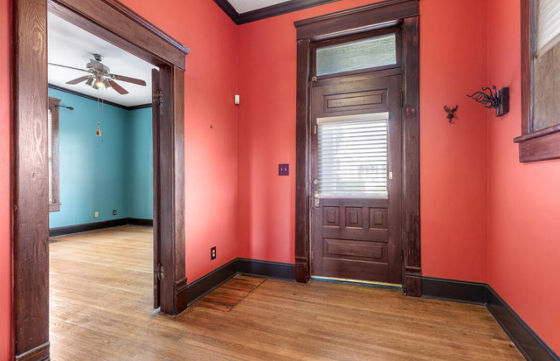 1632 E 13th Street