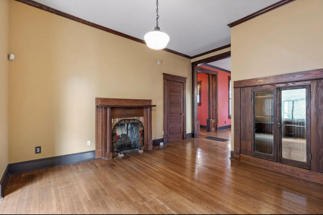 1632 E 13th Street