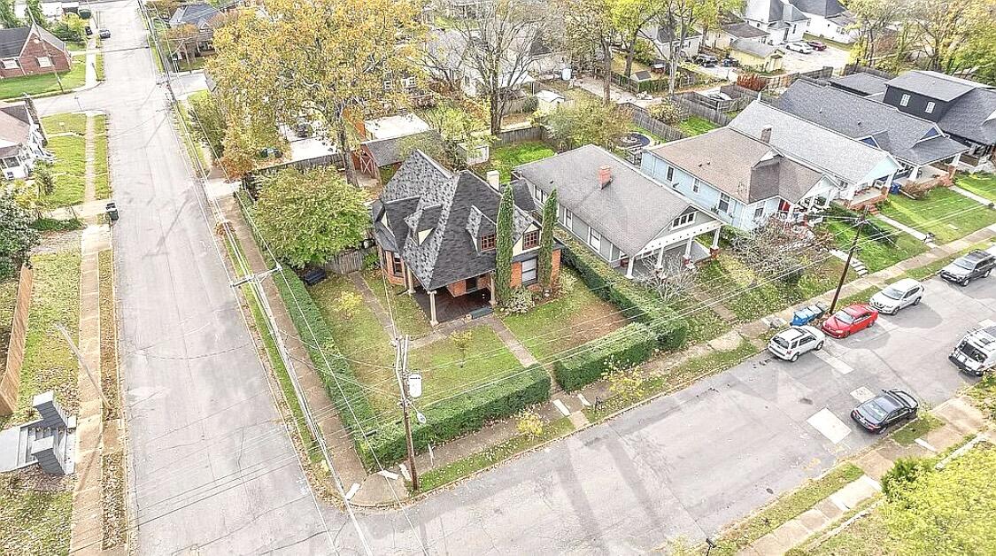 1632 E 13th Street