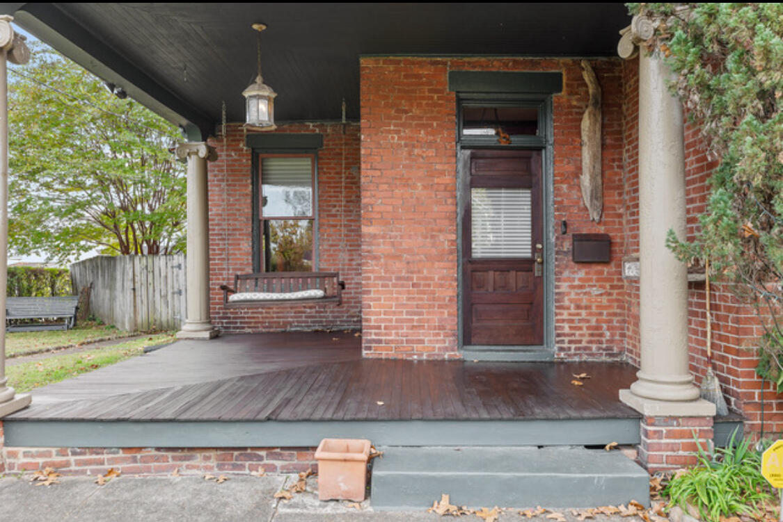 1632 E 13th Street