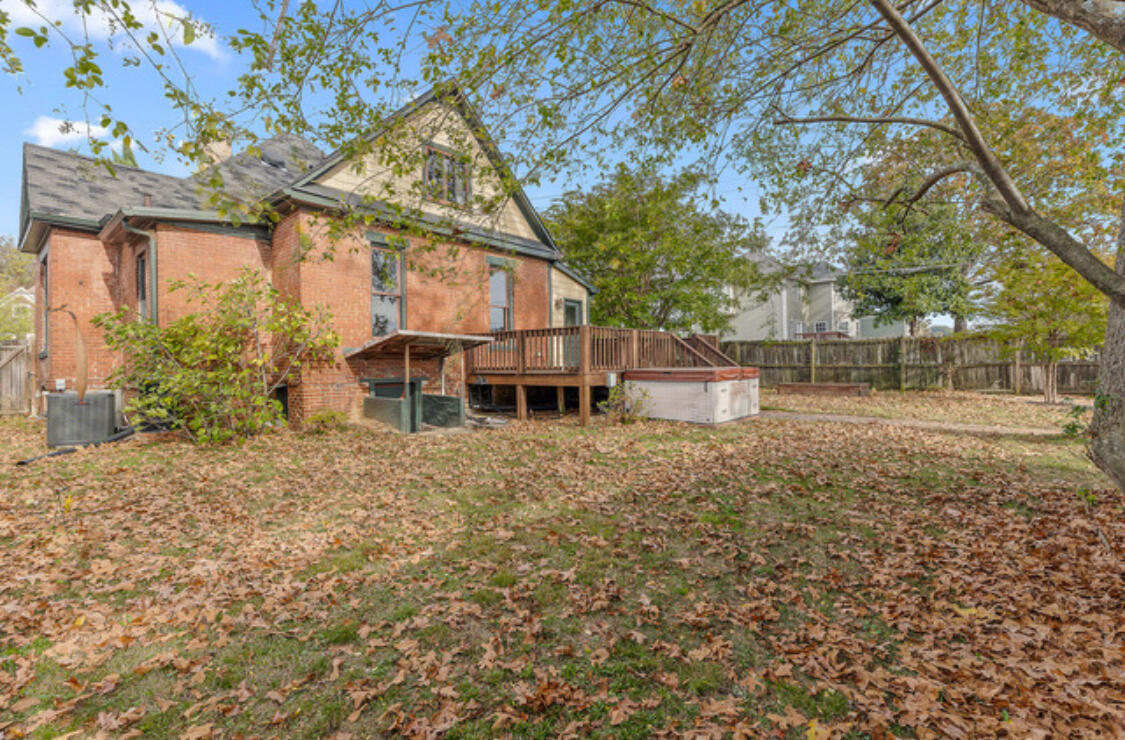 1632 E 13th Street