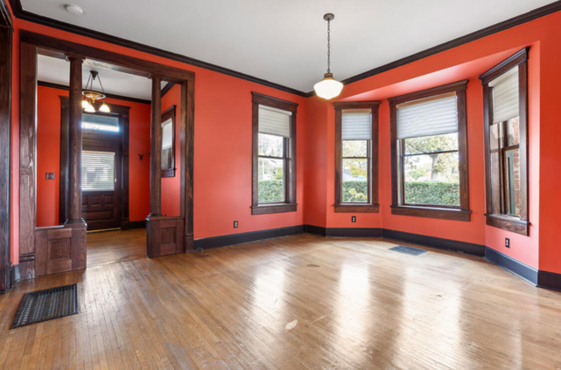 1632 E 13th Street